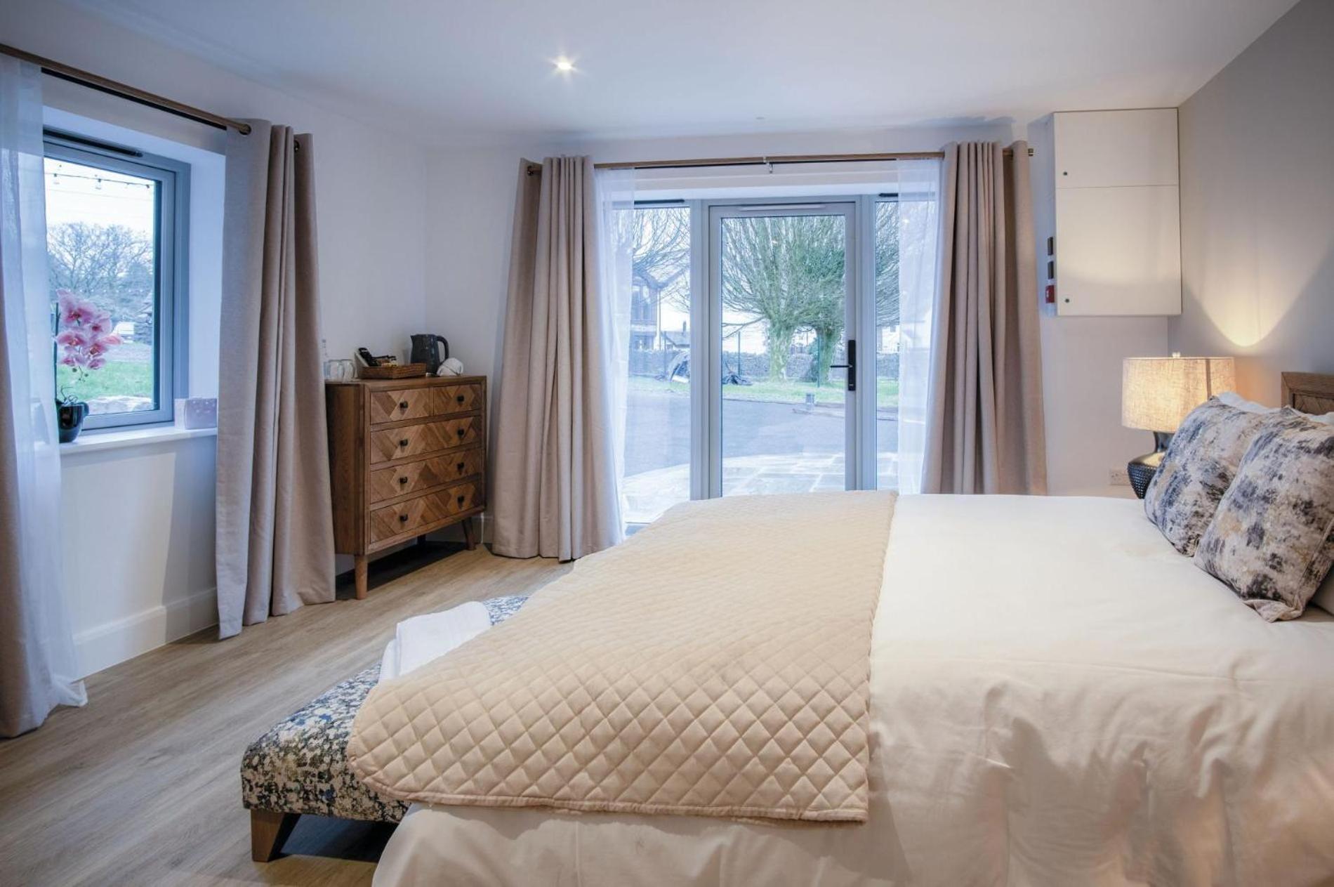 ברקון Suite 1 - Sleeping Giant Hotel - Pen Y Cae Inn מראה חיצוני תמונה